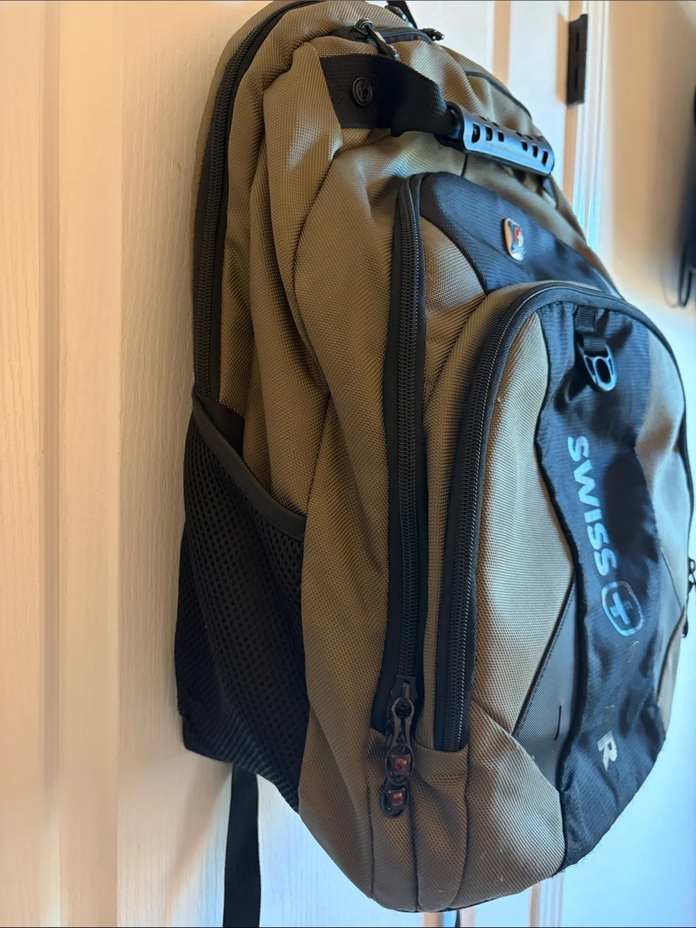 SwissGear Pulsar 16